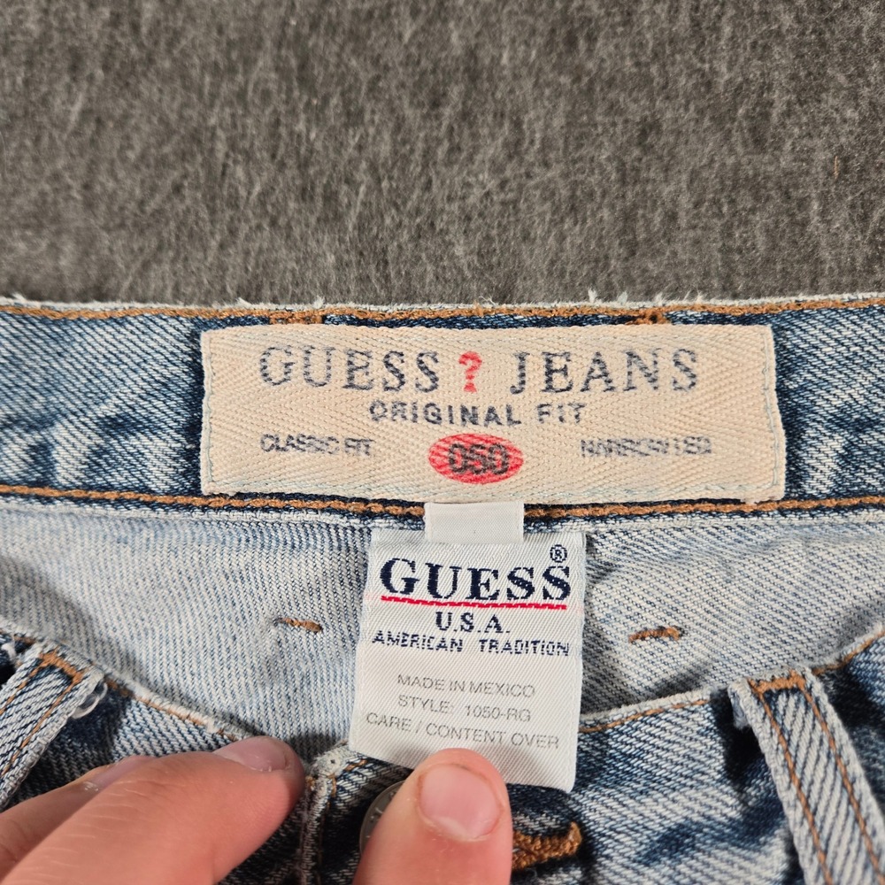 Vintage Guess Original Fit Jeans Mens 29 Light Wash Blue Denim High Rise 1050-RG - Picture 3 of 9